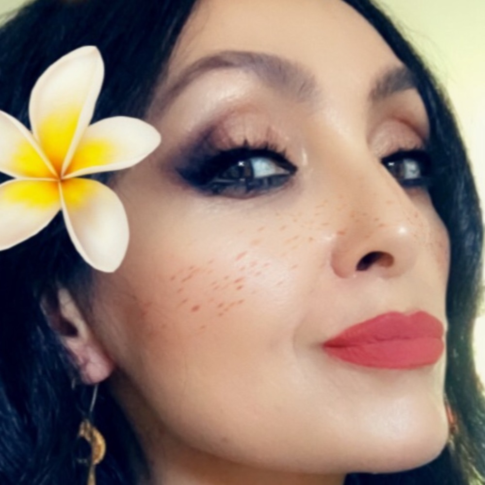 Meet your Posher, Samia